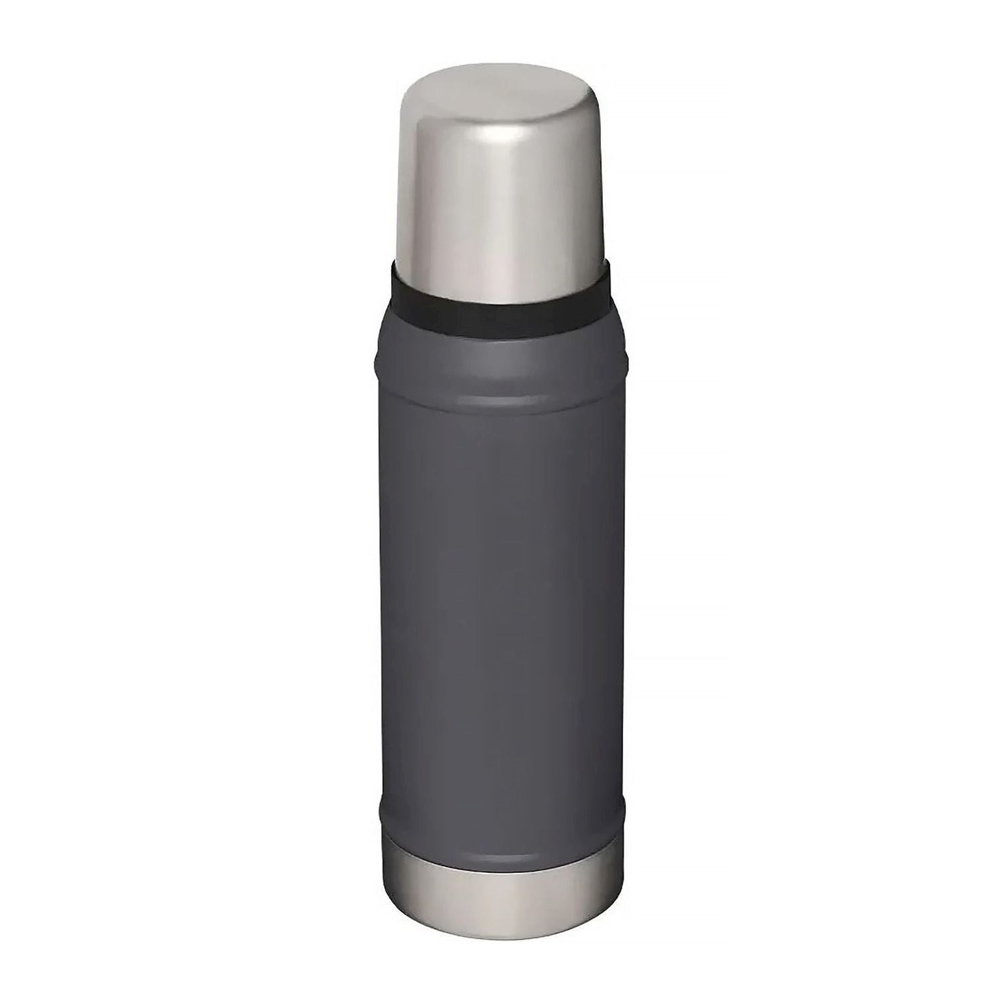 Stanley Legendary Classic 0.75L insulated thermal water bottle with durable stainless steel design