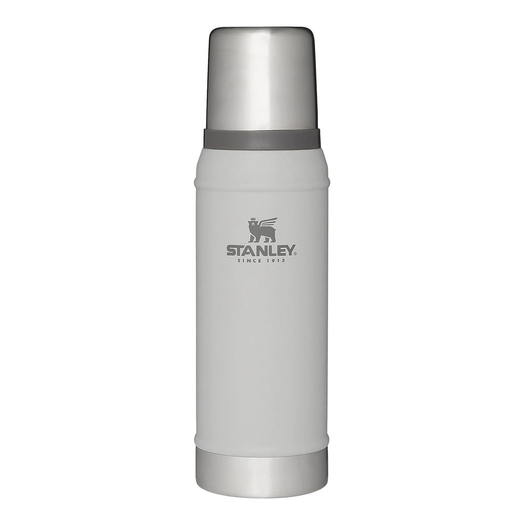 Stanley Legendary Classic 0.75L insulated thermal water bottle with stainless steel construction and screw-top lid.