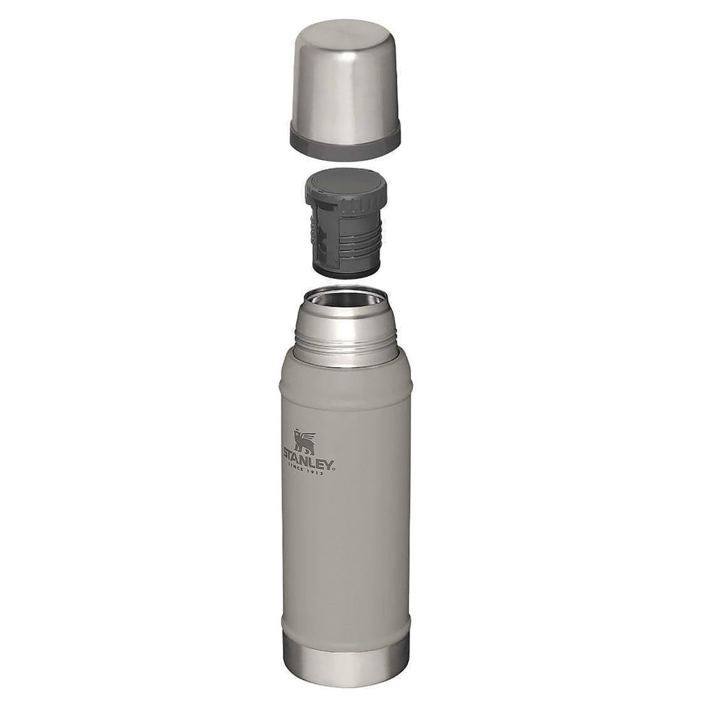 Stanley Legendary Classic 0.75L insulated thermal water bottle with stainless steel finish and screw-top lid.