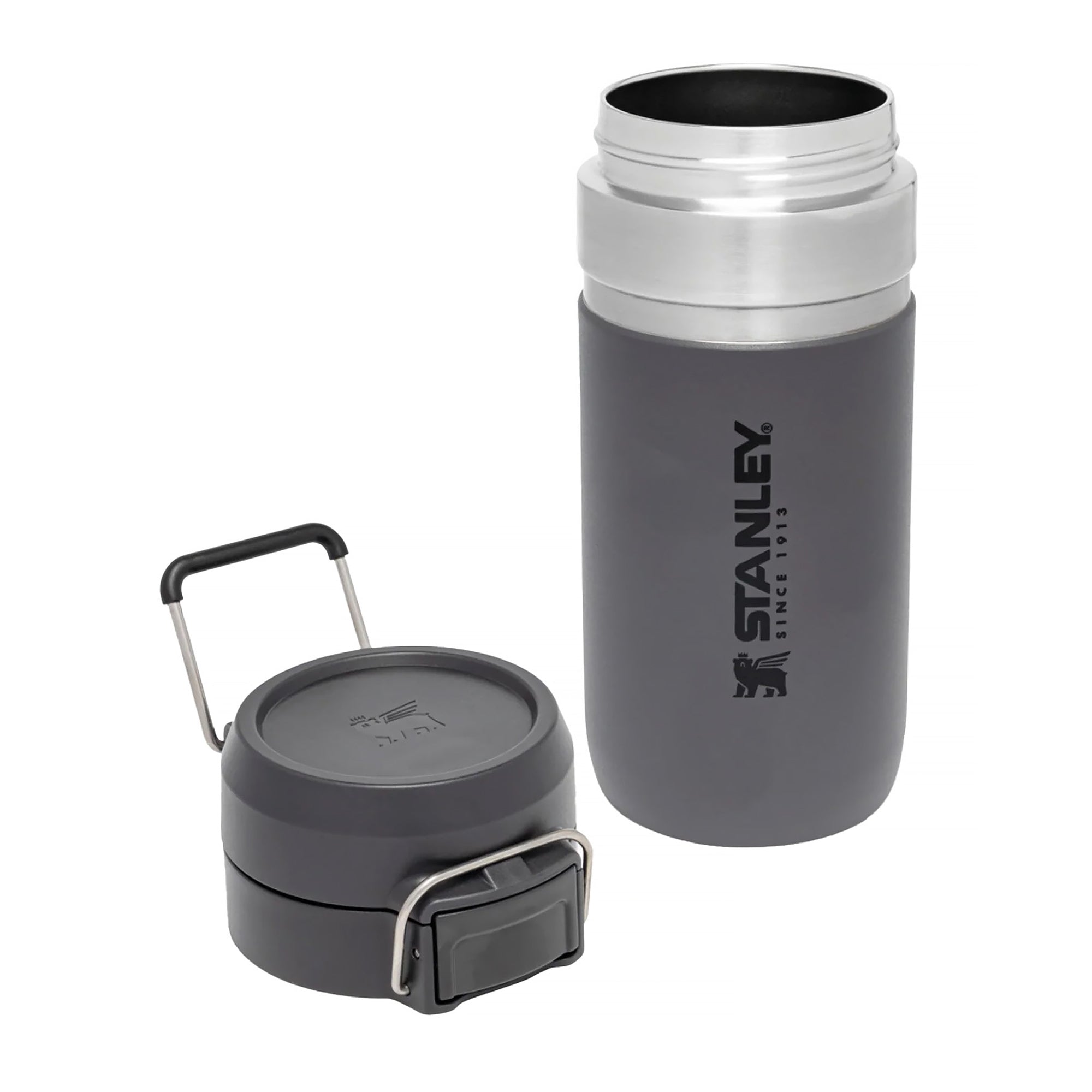 Stanley Quick Flip water bottle 0.47L with flip-top lid and durable design, ideal for outdoor or everyday hydration.