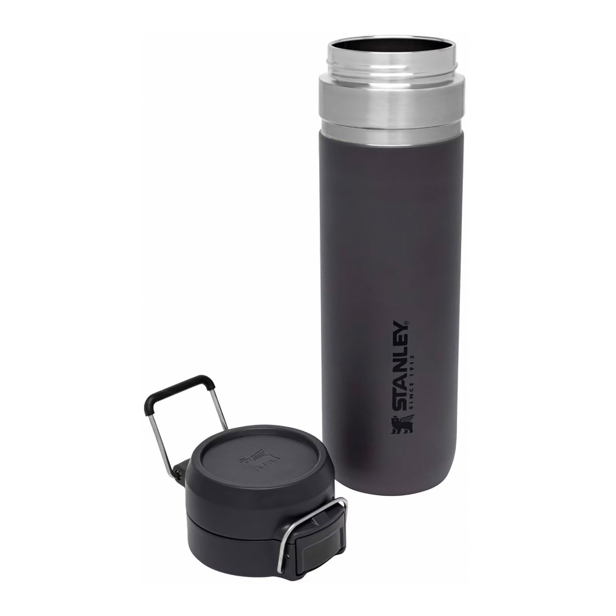 Stanley Quick Flip 0.7L water bottle with a flip-top lid and durable design, ideal for outdoor and daily hydration.