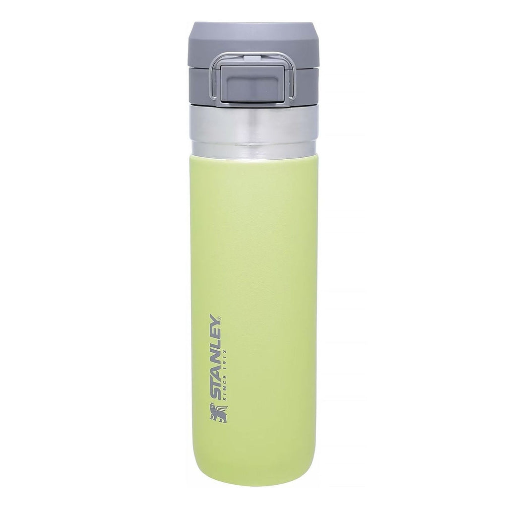 Stanley Quick Flip 0.7L water bottle with flip lid and durable stainless steel body, suitable for outdoor and daily use