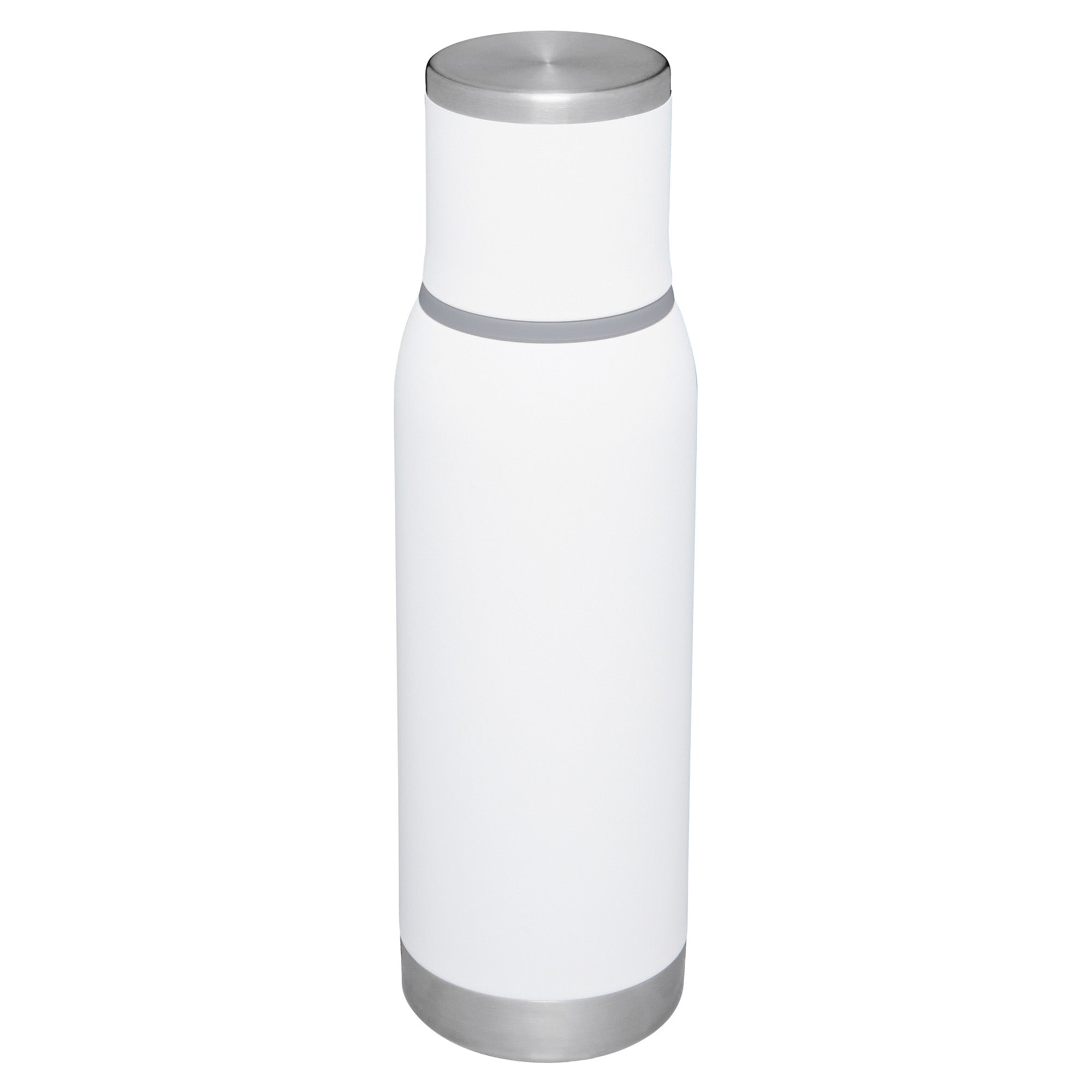 Stanley Adventure To Go 0.75L water bottle with black lid and sleek stainless steel body, ideal for outdoor hydration.