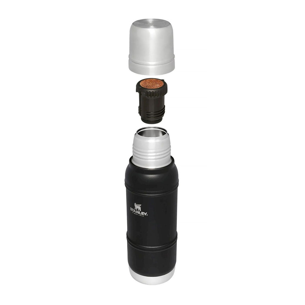 Stanley Artisan thermal water bottle, 1.0L, insulated stainless steel bottle with a sleek design and secure lid.