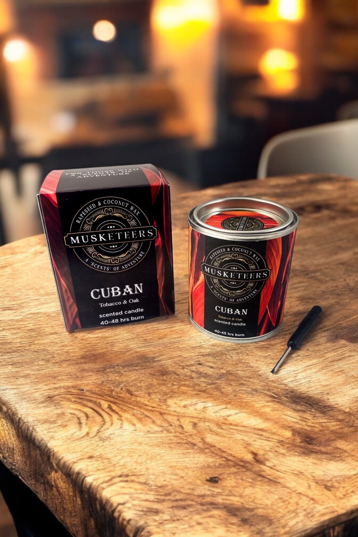 Musketeers Cuban Tobacco Candle UK with tobacco and oak scent, featuring a masculine candle with a warm, inviting glow.