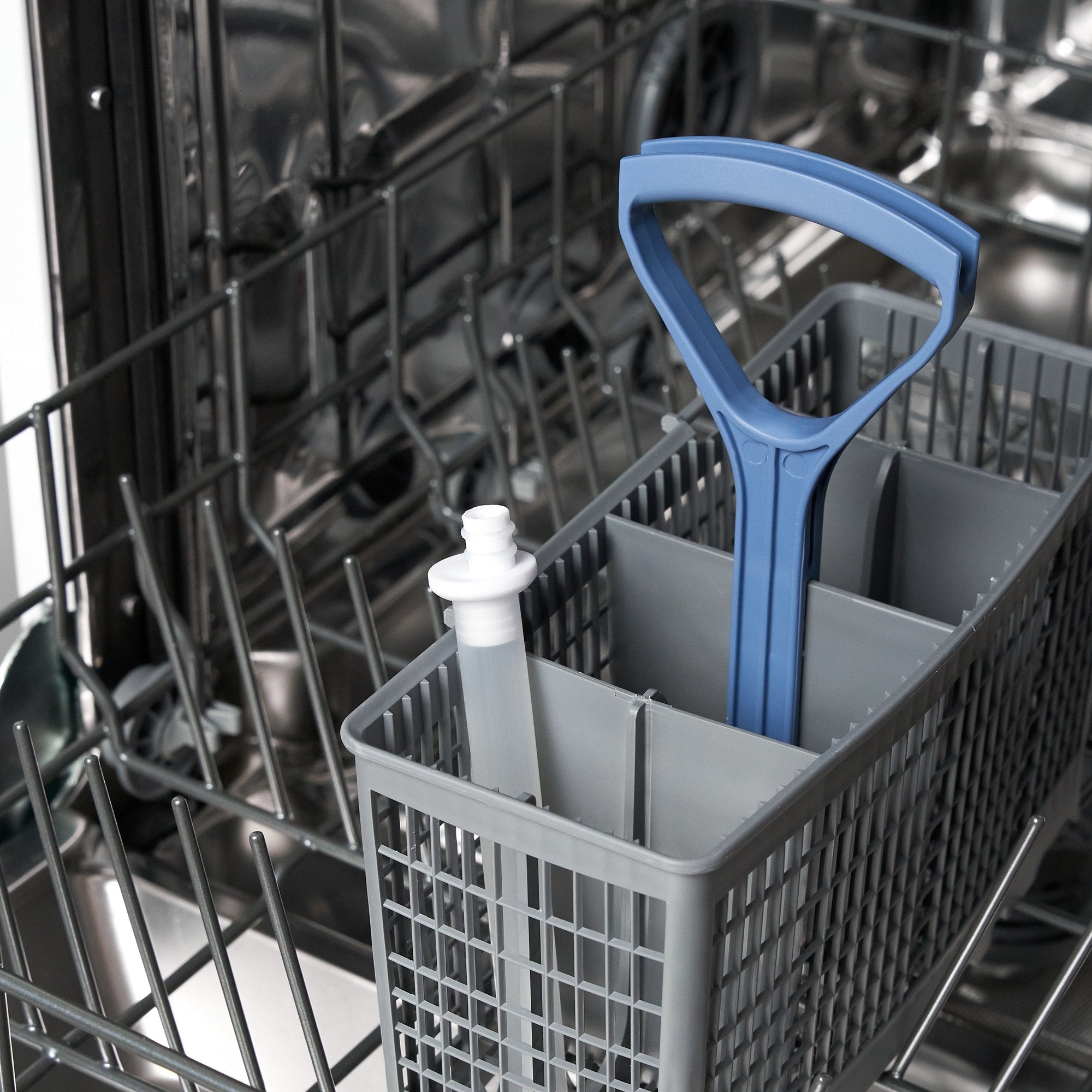 Small straw for 300ml-400ml ION8 bottles, add-on accessory, compatible with ION8 water bottles, made of durable straw material.