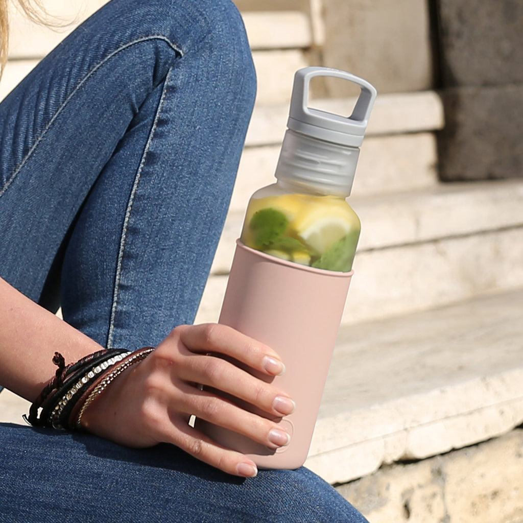 HYDY Misty-Latte 20 oz bottle with a sleek design, shown against a neutral background, ideal for beverages or hydration.