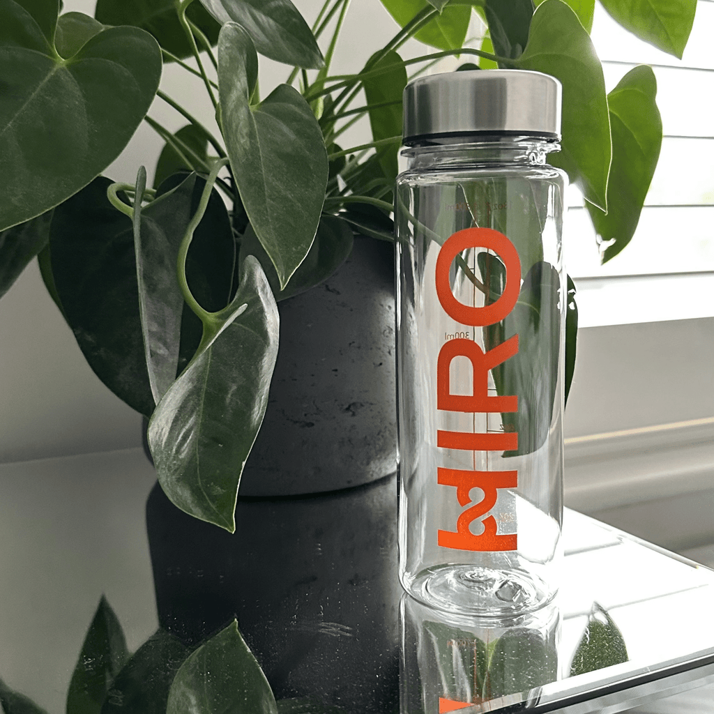 Clear HIRO shaker water bottle with a sleek design, perfect for mixing supplements and hydration on the go.