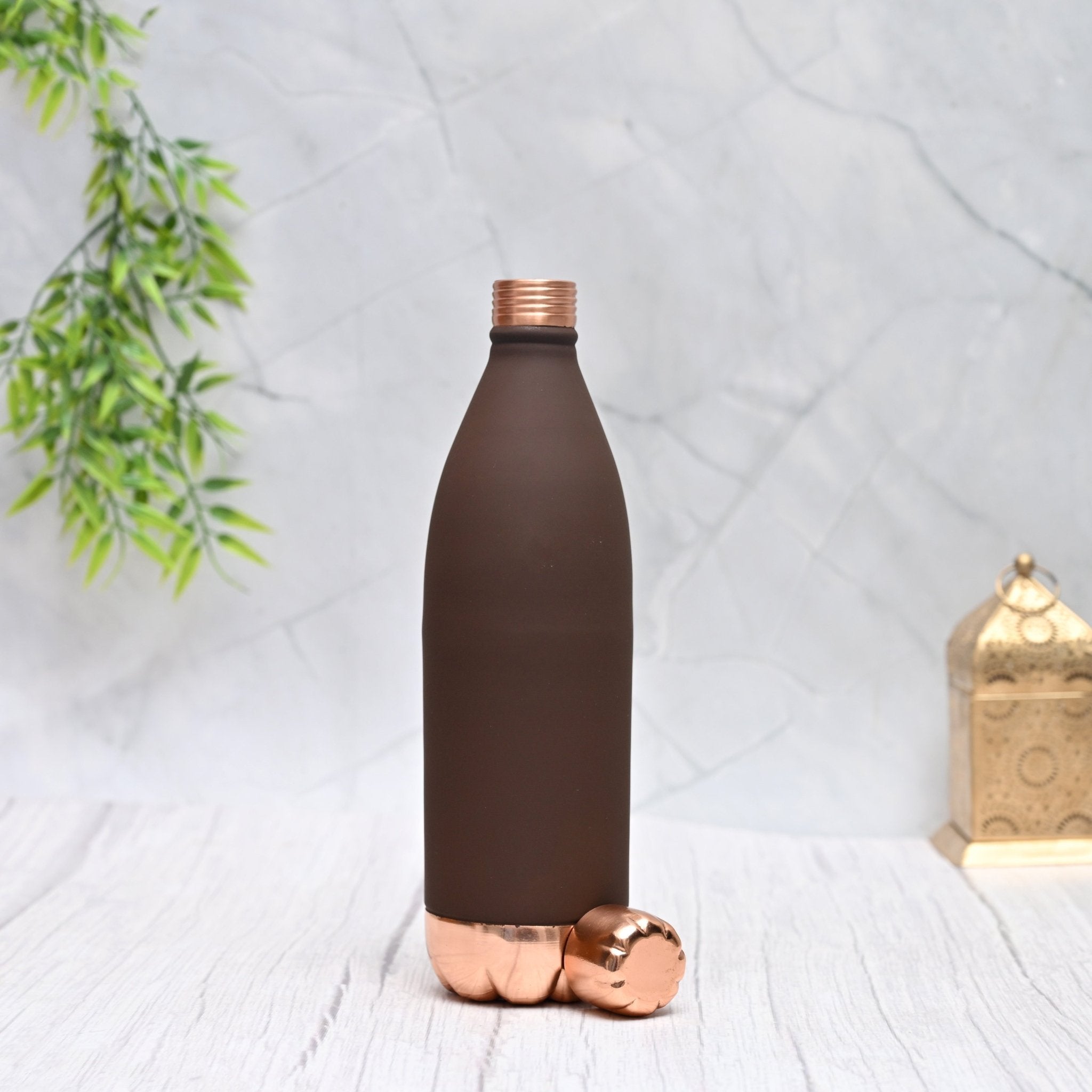 Pure copper Atlas Silk bottle in brown by SAMA Homes, 1000 ML capacity, with a smooth copper finish and elegant design.