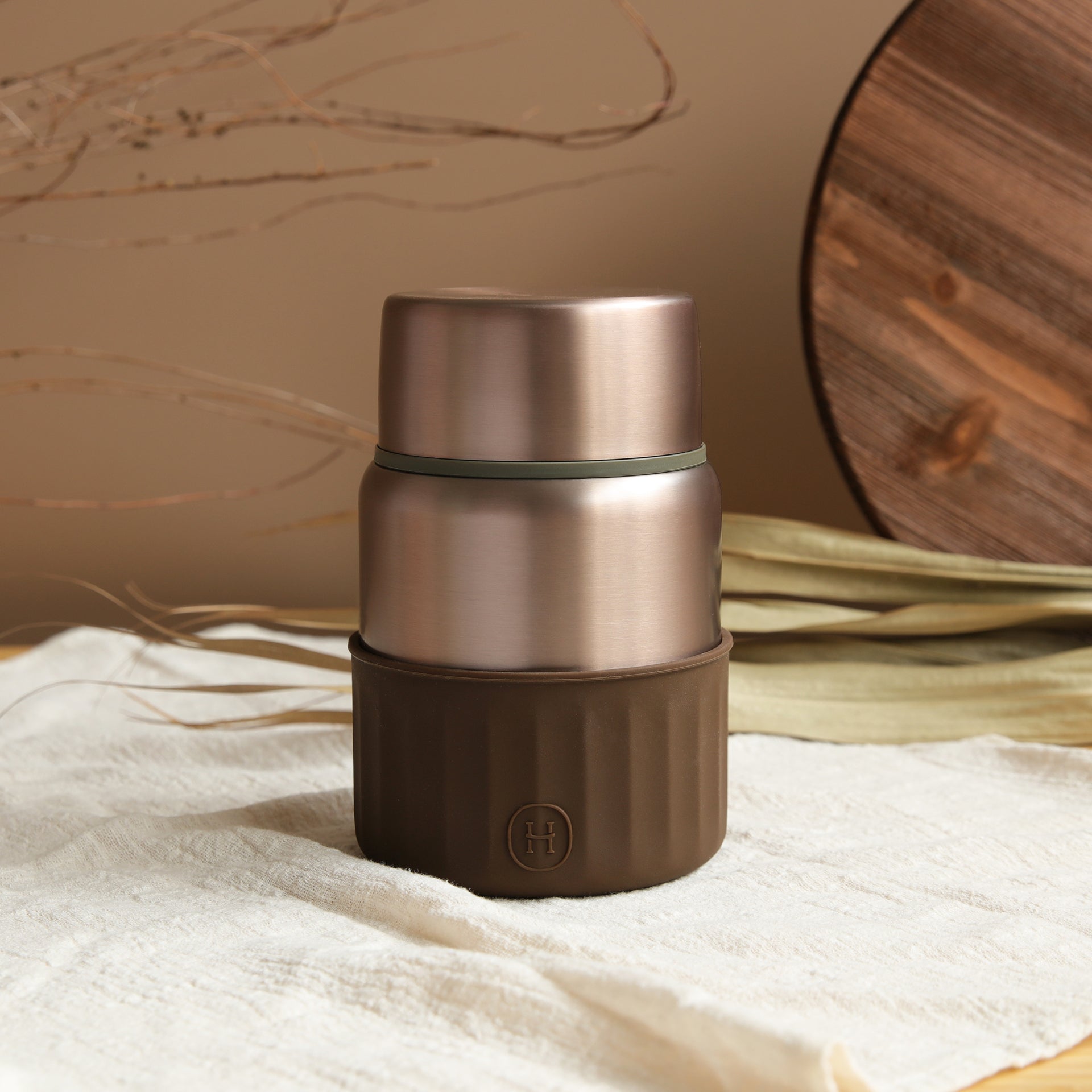 HYDY Metallic Fir Food Jar in Mocha, 20 fl oz, showcasing a sleek, durable stainless steel container with a metallic finish.