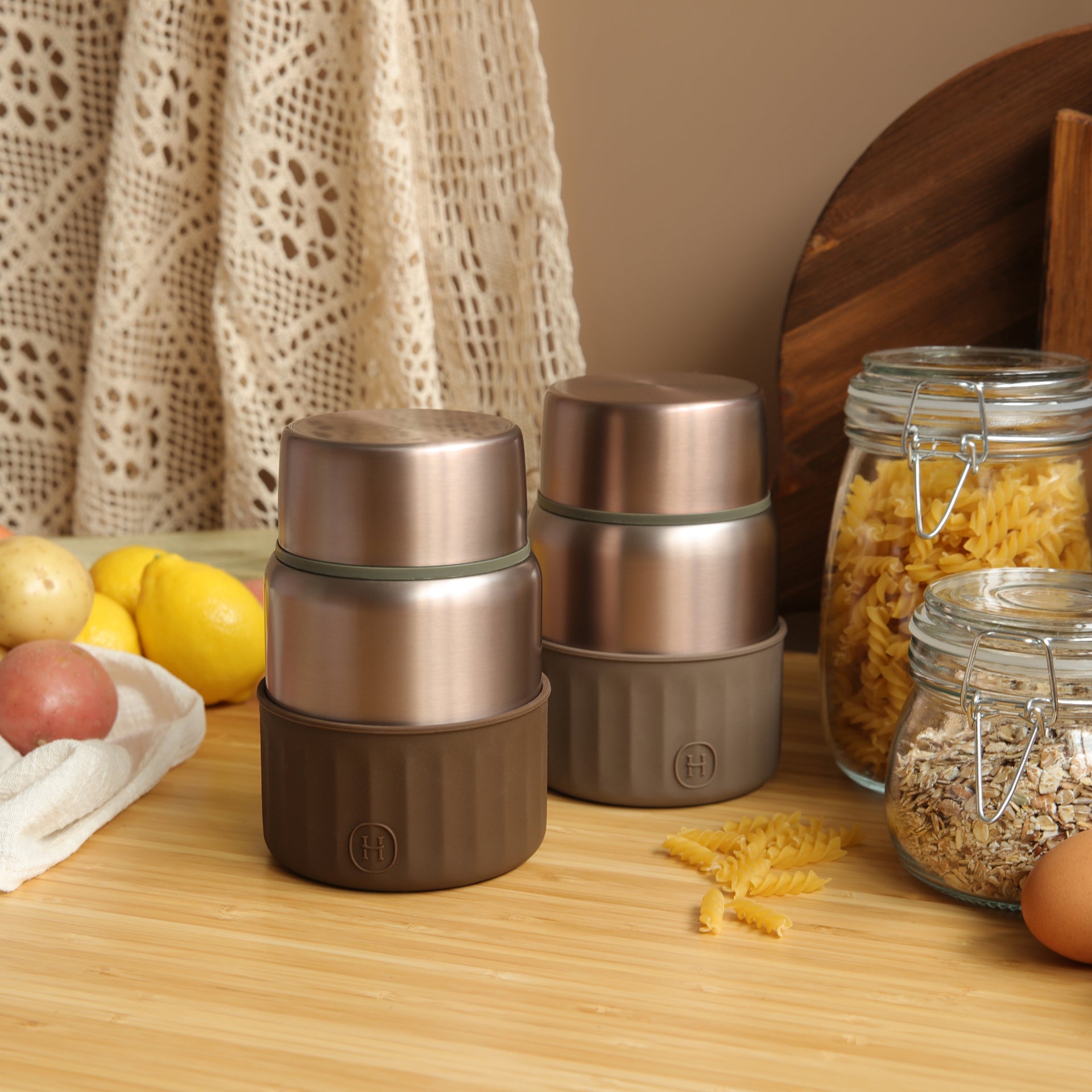 HYDY Metallic Fir Food Jar in Mocha, 20 fl oz, with a shiny metallic finish and secure lid for keeping food fresh.
