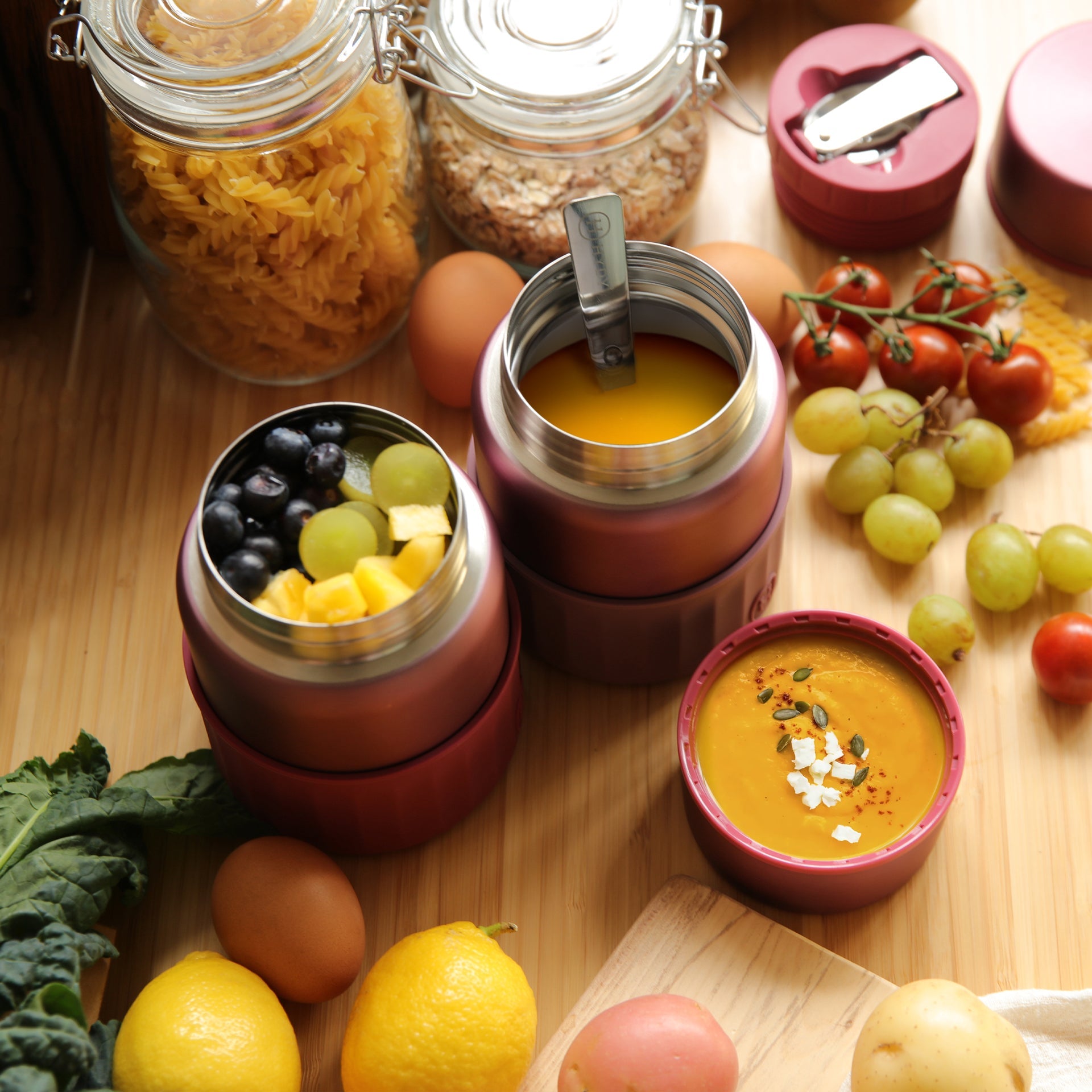 HYDY matte rose gold food jar in dusty rose with a 20 fl oz capacity, featuring a sleek, insulated design for keeping food fresh.