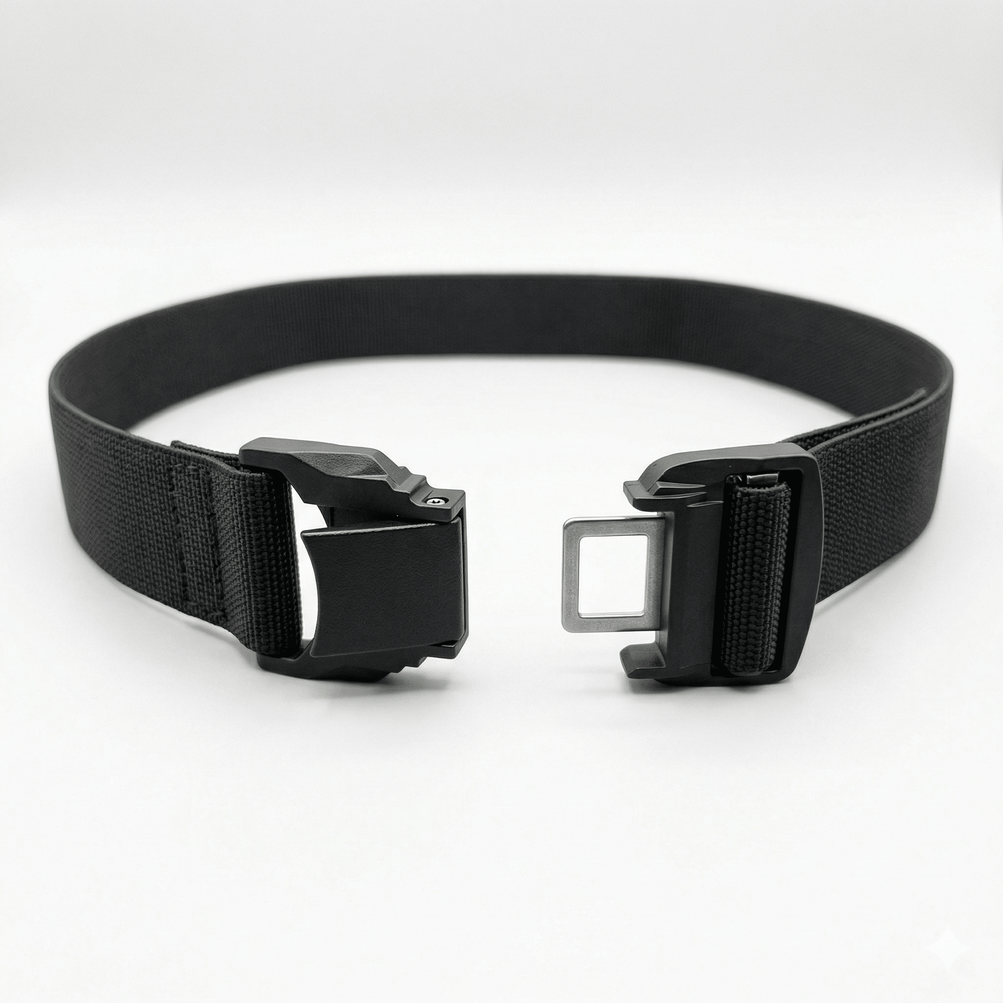 HikeWare™ elastic tactical hiking belt with quick-release buckle and stretch design, suitable for outdoor activities and hiking.