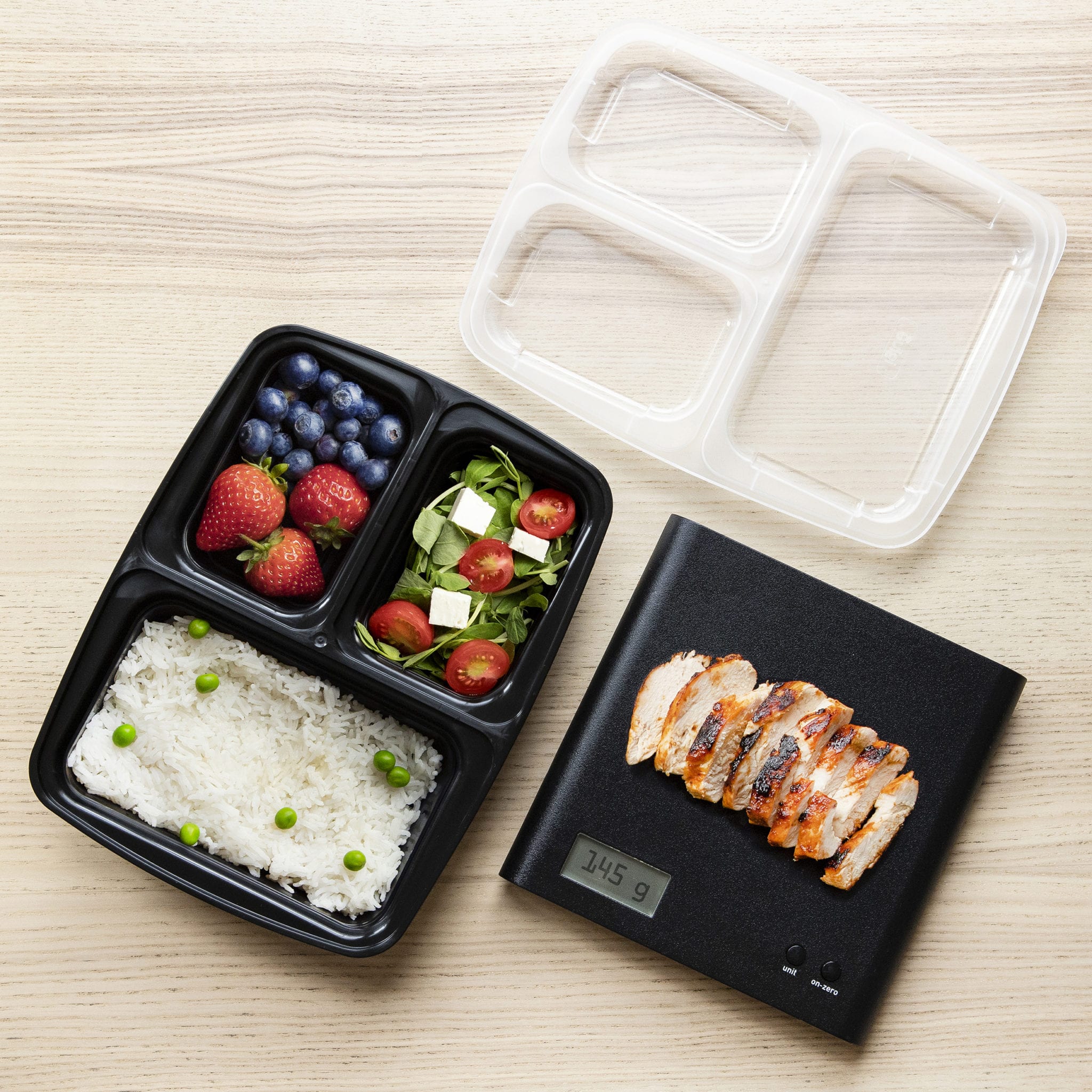Igluu Meal Prep 3-compartment reusable containers with airtight lids, 946ml, for meal prep and food storage.