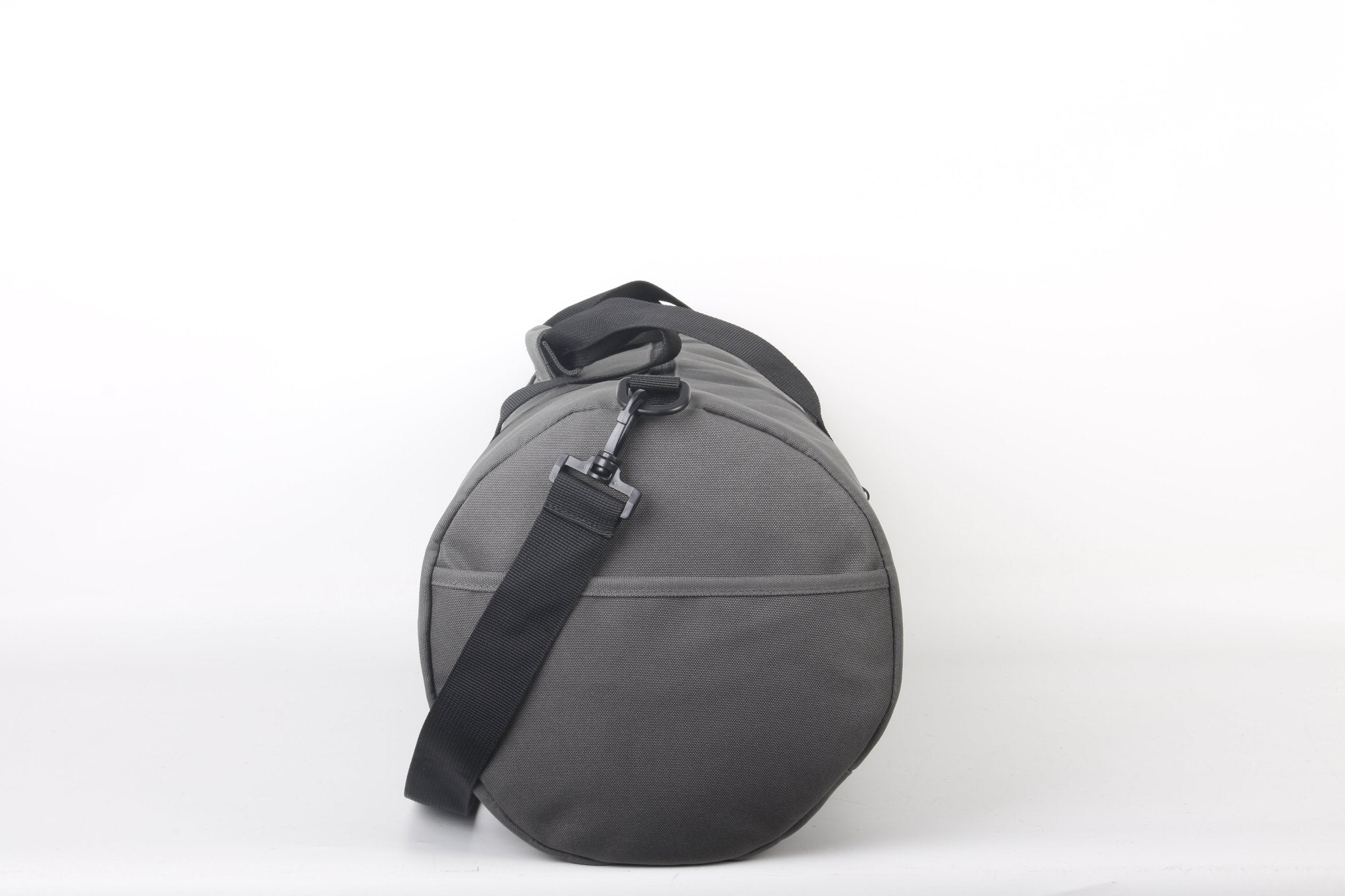 North Peak Crest Holdall with sturdy handles and spacious main compartment, ideal for travel and gym use.