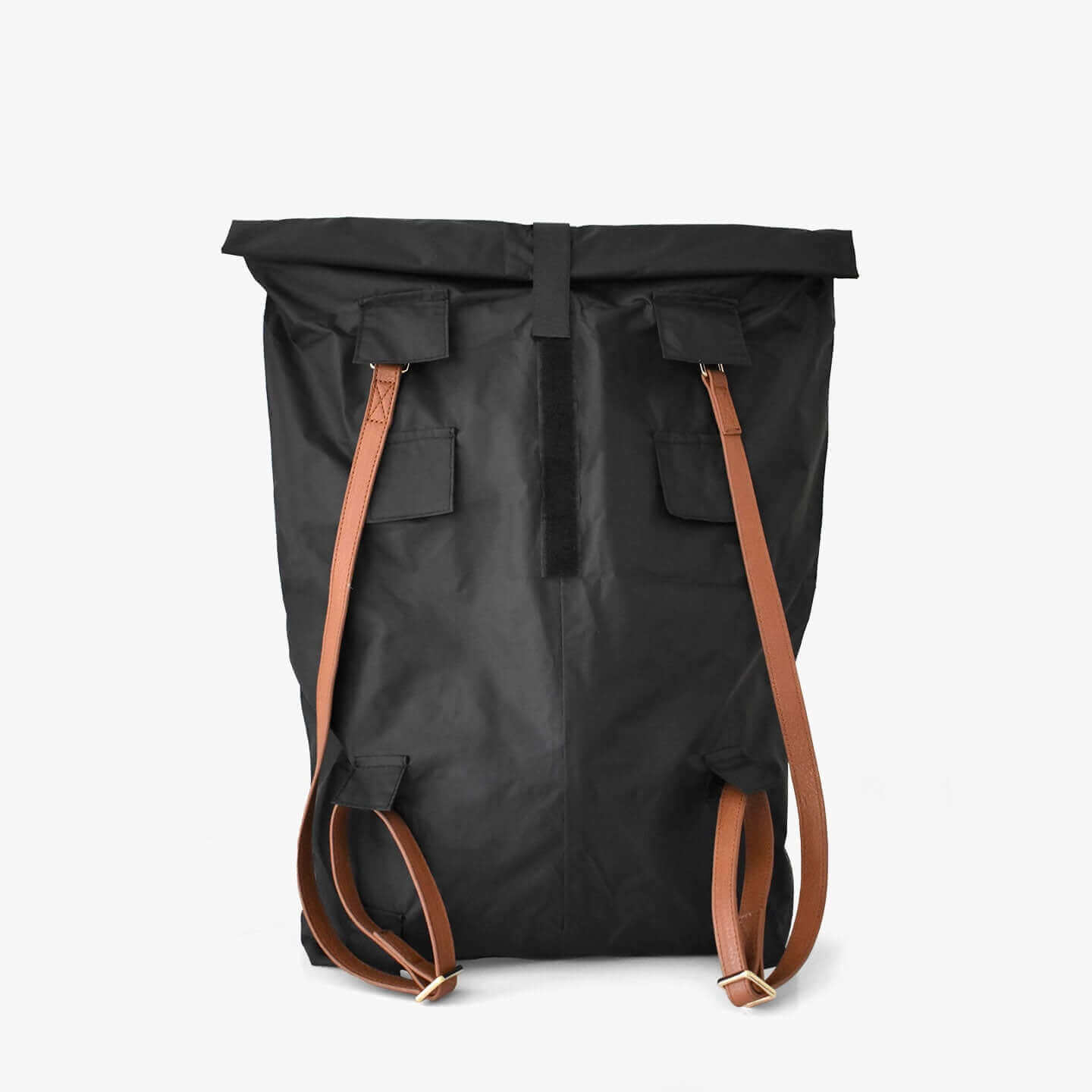DRiiBE rain cover for DAKOTA bag shown from the back, waterproof accessory designed to protect the bag in wet weather.