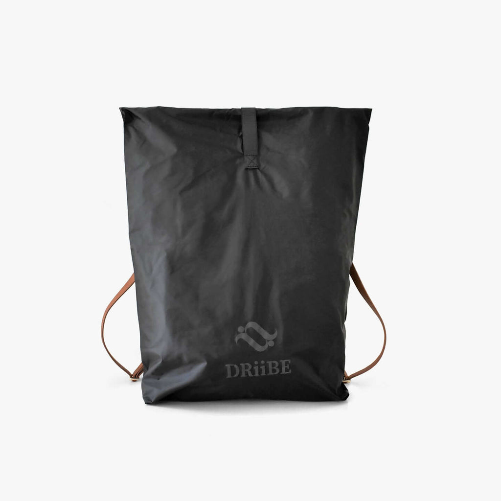 DRiiBE rain cover for Dakota bag, waterproof accessory to protect your bag from rain and weather conditions.