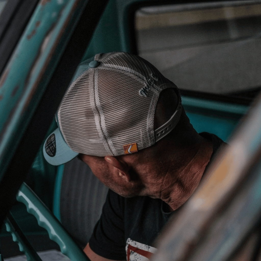 Black Dub Garage Trucker Hat - Peppermint