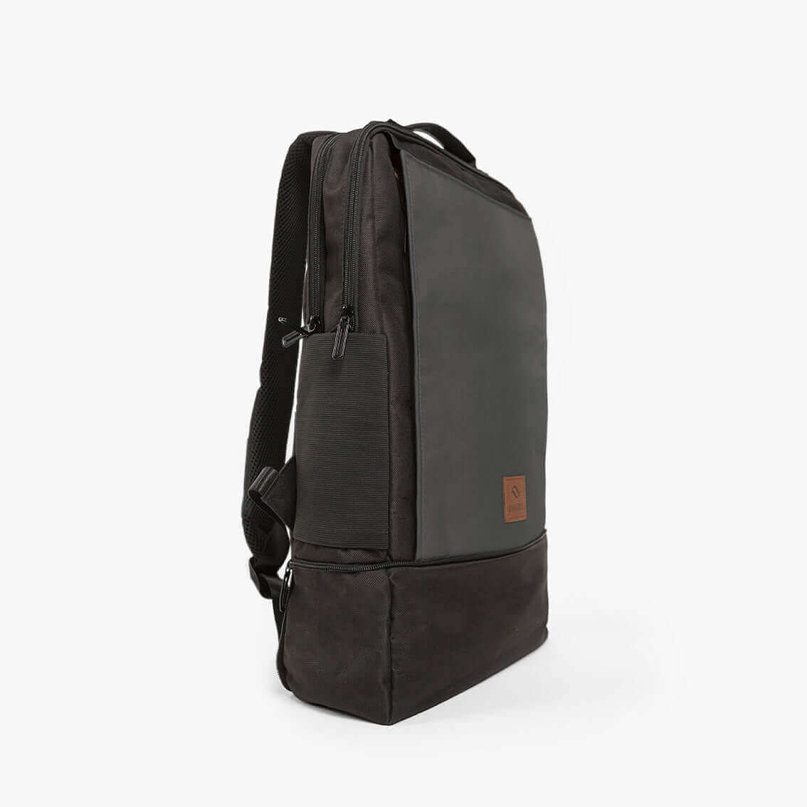 Gray CITYC DRiiBE 2-in-1 laptop backpack with expanded side pocket and wet road design, suitable for versatile daily use.