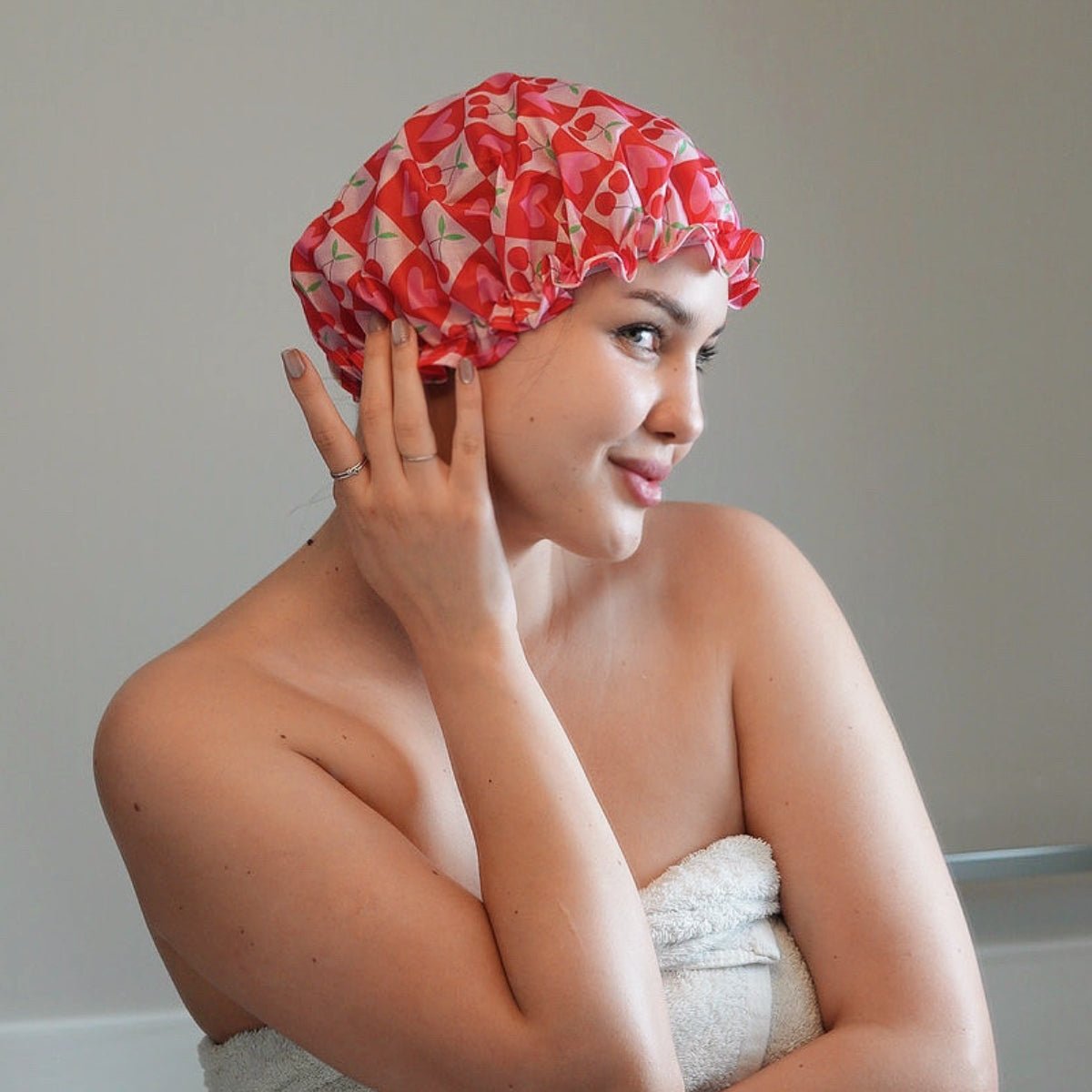 SMUG sweet cherry print shower cap with waterproof material, designed to keep hair dry during showers.