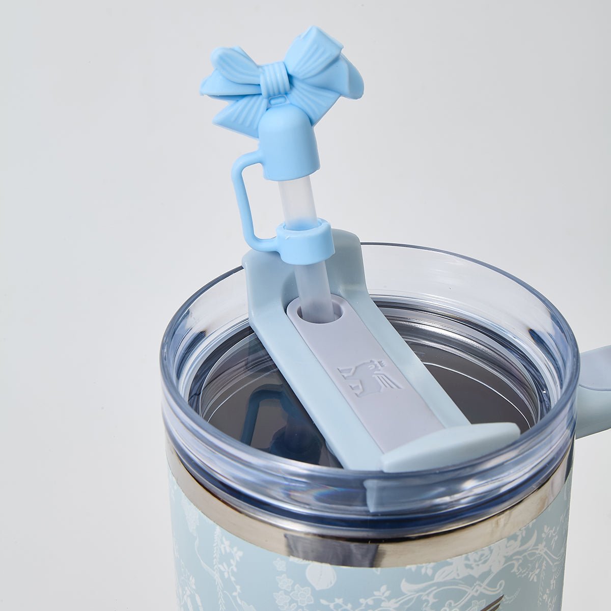 Stanley x LoveShackFancy Toscana Toile Alpine Quencher H2.0 FlowState Tumbler 40oz – Limited Edition Blue Toile Collection-3