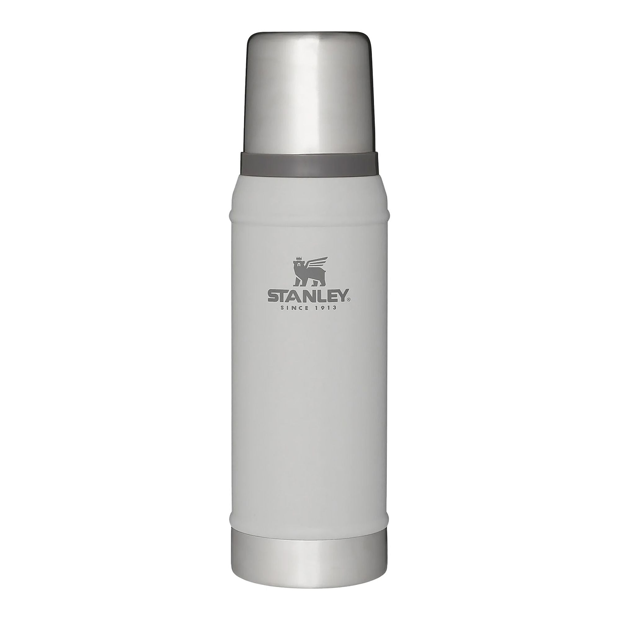 Stanley Legendary Classic 0.75L insulated thermal water bottle with stainless steel construction and screw-top lid.