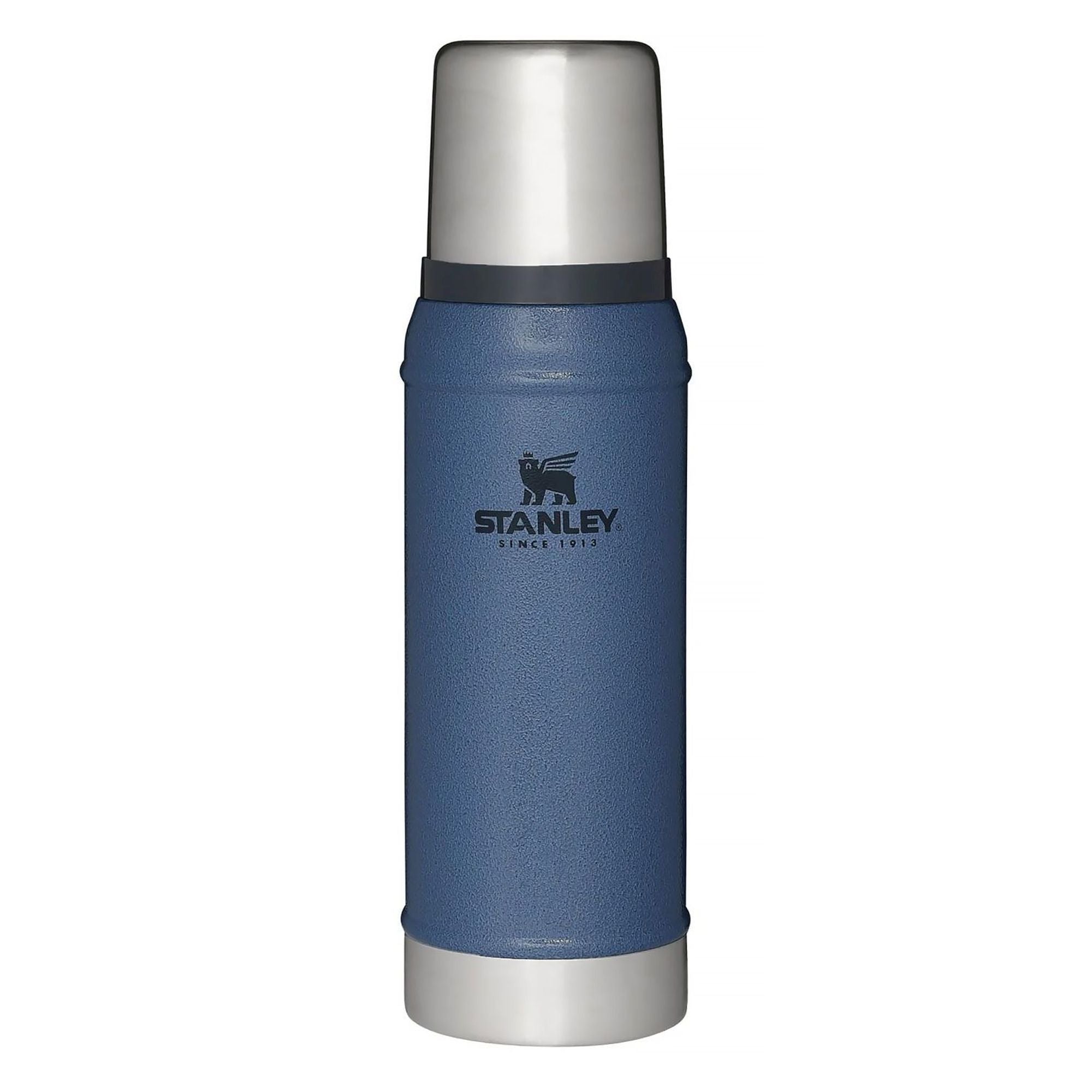 Stanley Legendary Classic 0.75L insulated water bottle with stainless steel body and screw-top lid, ideal for keeping drinks hot or cold