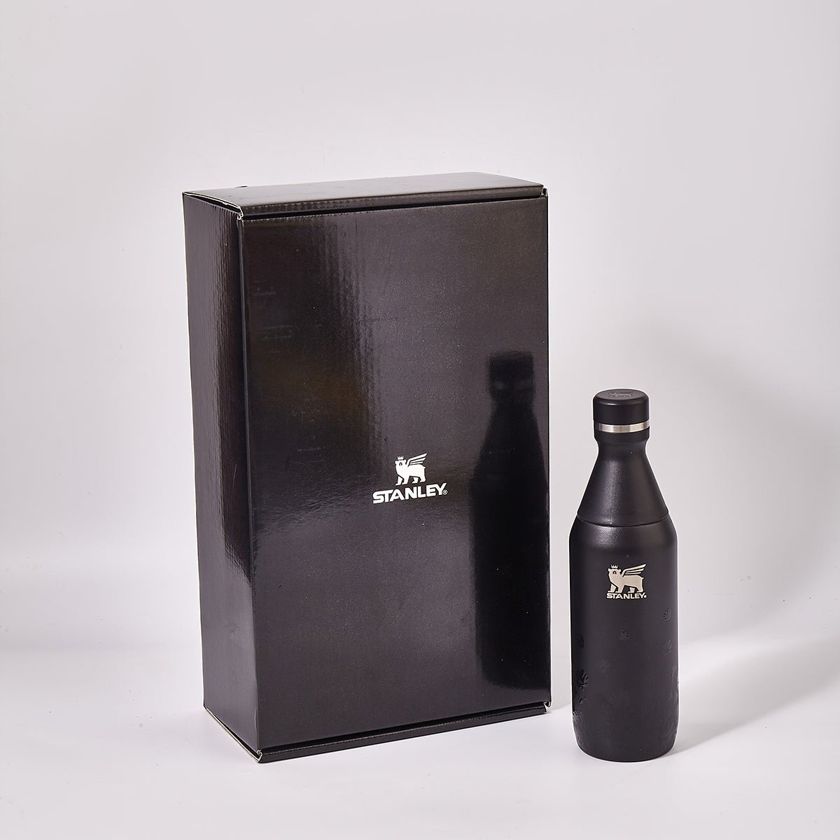 Stanley x JENNIE Midnight Bloom All Day Slim Luxe Bottle – Black Limited Edition-0
