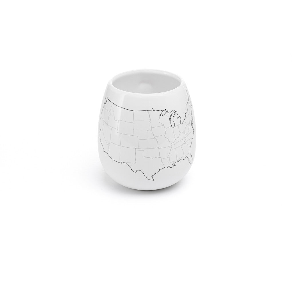 Trouvaille USA map color-in travel mug with detailed map design, perfect for coloring and showcasing in a vibrant travel accessory.